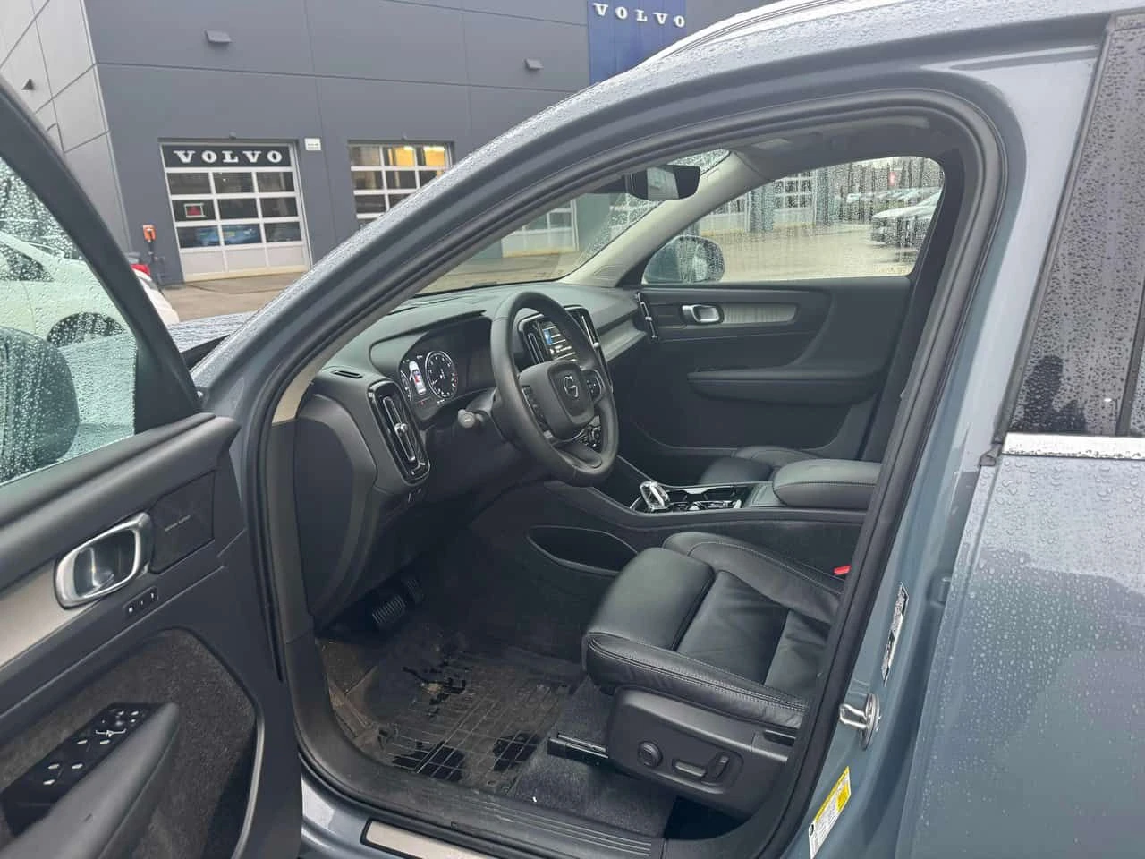 Volvo XC40 * Inscription * CARFAX * ПОДГРЕВИ * КАМЕРА , снимка 5 - Автомобили и джипове - 53818535