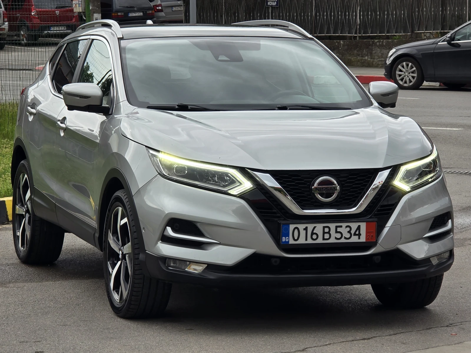 Nissan Qashqai Топ състояние 1, 7 дизел 4 x 4 100%  реален пробег