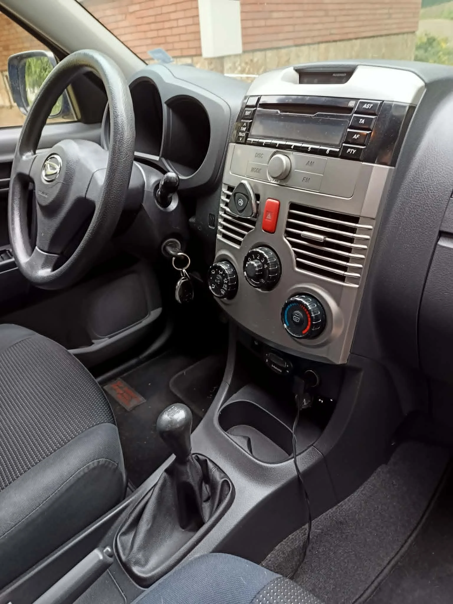 Daihatsu Terios, снимка 8 - Автомобили и джипове - 54653735