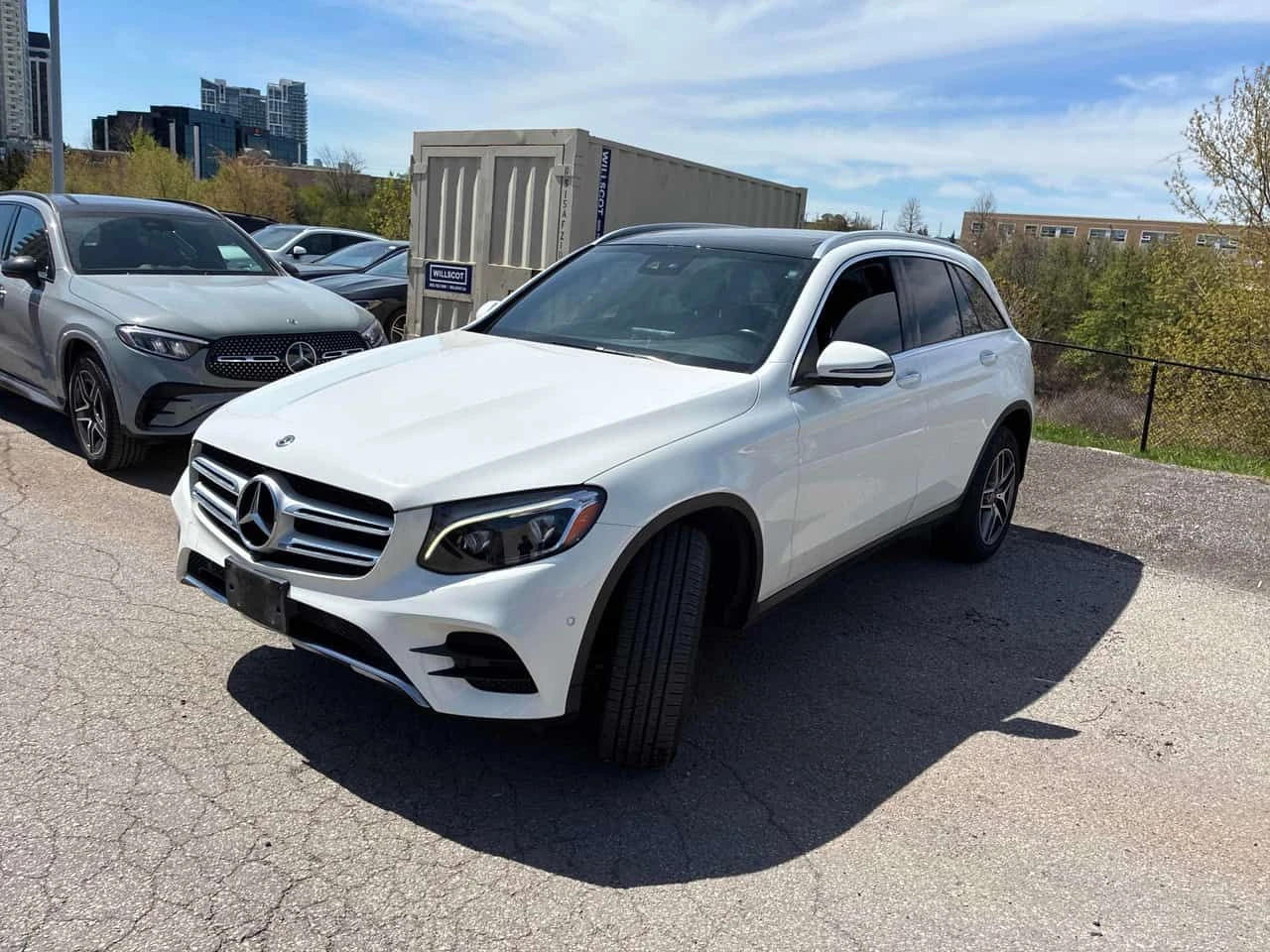 Mercedes-Benz GLC 300 ПАНО * ПОДГРЕВИ * KEYLESS * CARFAX, снимка 15 - Автомобили и джипове - 54682601