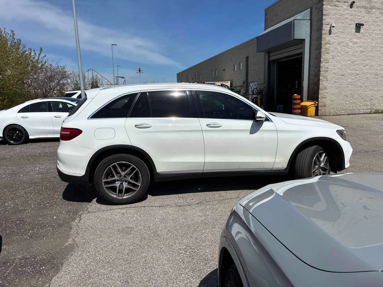 Mercedes-Benz GLC 300 ПАНО * ПОДГРЕВИ * KEYLESS * CARFAX, снимка 3 - Автомобили и джипове - 54682601
