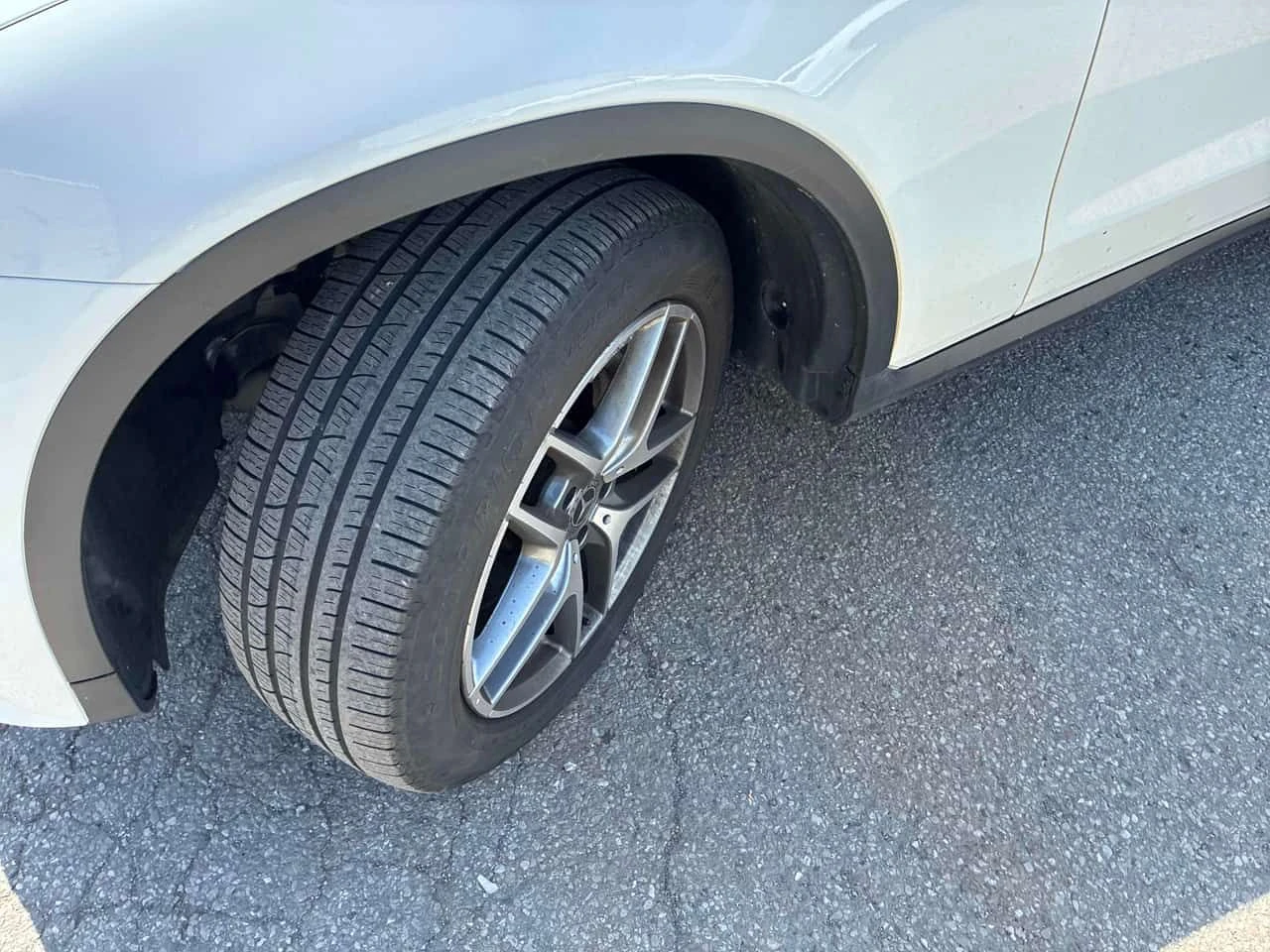 Mercedes-Benz GLC 300 ПАНО * ПОДГРЕВИ * KEYLESS * CARFAX, снимка 7 - Автомобили и джипове - 54682601