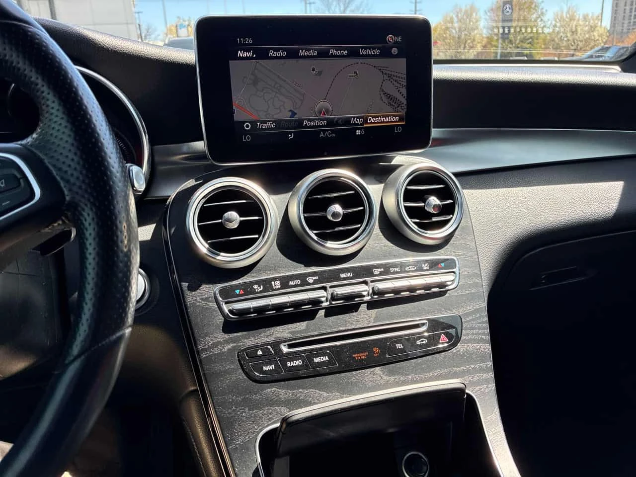 Mercedes-Benz GLC 300 ПАНО * ПОДГРЕВИ * KEYLESS * CARFAX, снимка 9 - Автомобили и джипове - 54682601