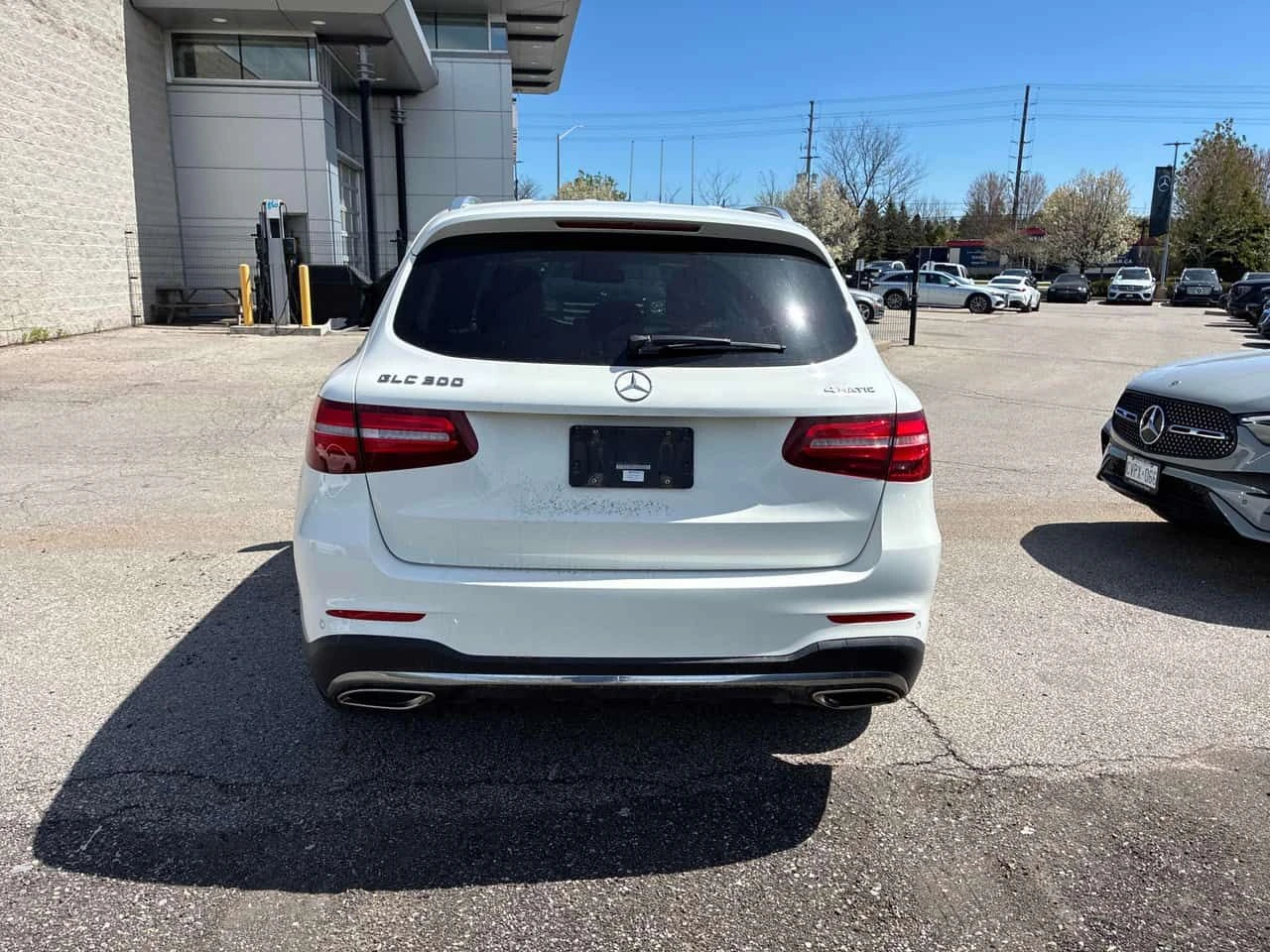 Mercedes-Benz GLC 300 ПАНО * ПОДГРЕВИ * KEYLESS * CARFAX, снимка 4 - Автомобили и джипове - 54682601