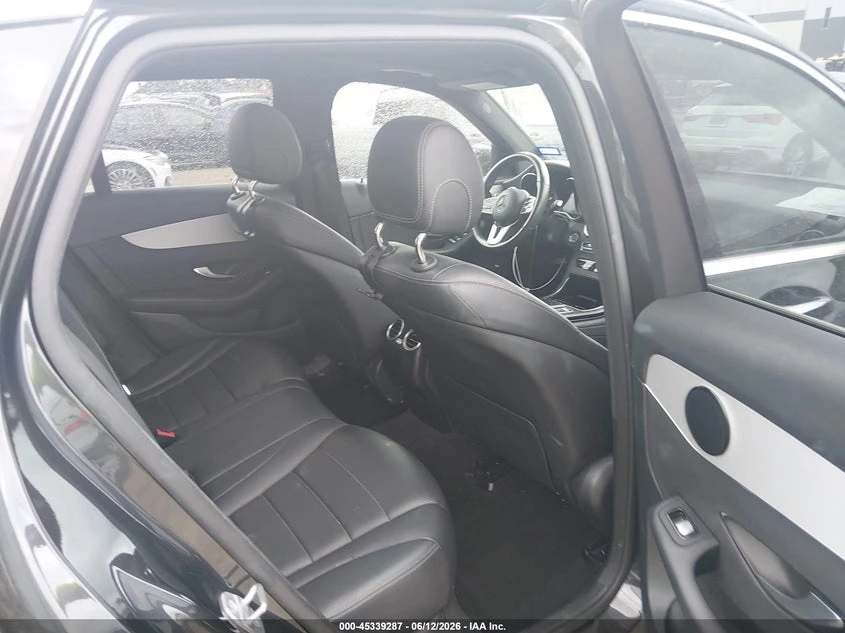 Mercedes-Benz GLC 300 2.0l Suv, снимка 8 - Автомобили и джипове - 55565510