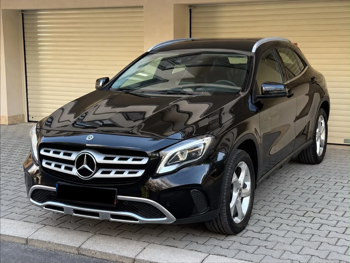 Mercedes-Benz GLA 200 ПЕРФЕКТЕН! * ЛИЗИНГ/БАРТЕР, снимка 9 - Автомобили и джипове - 56700949
