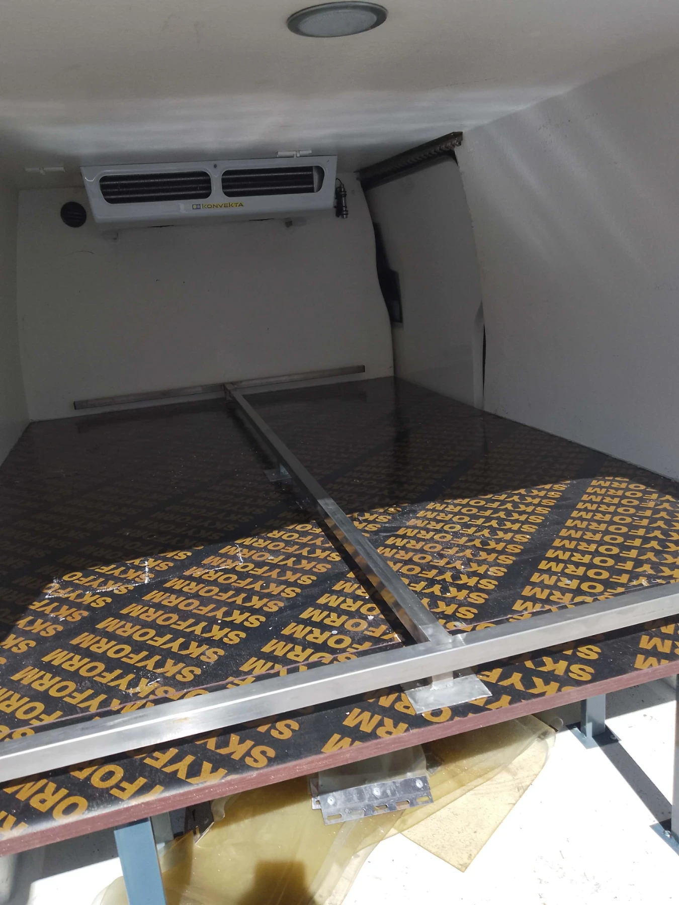 Mercedes-Benz Vito 111, снимка 6 - Бусове и автобуси - 55104403