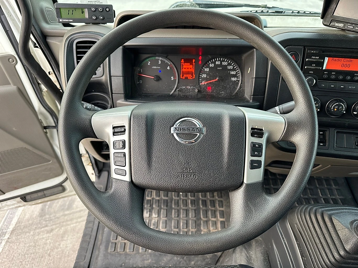 Nissan Kabstar NT500 150.65 frigo L3H2, снимка 13 - Камиони - 54130704