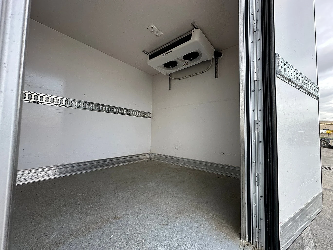 Nissan Kabstar NT500 150.65 frigo L3H2, снимка 11 - Камиони - 54130704