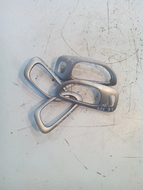 Лайсна около дръжки врата за Пежо 307 SW (предни,задни,леви,десни)