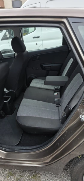 Kia Venga 1.6 ISG, снимка 9