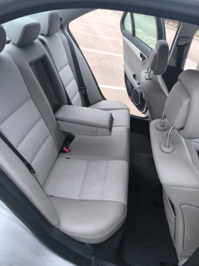 Mercedes-Benz C 220, снимка 10