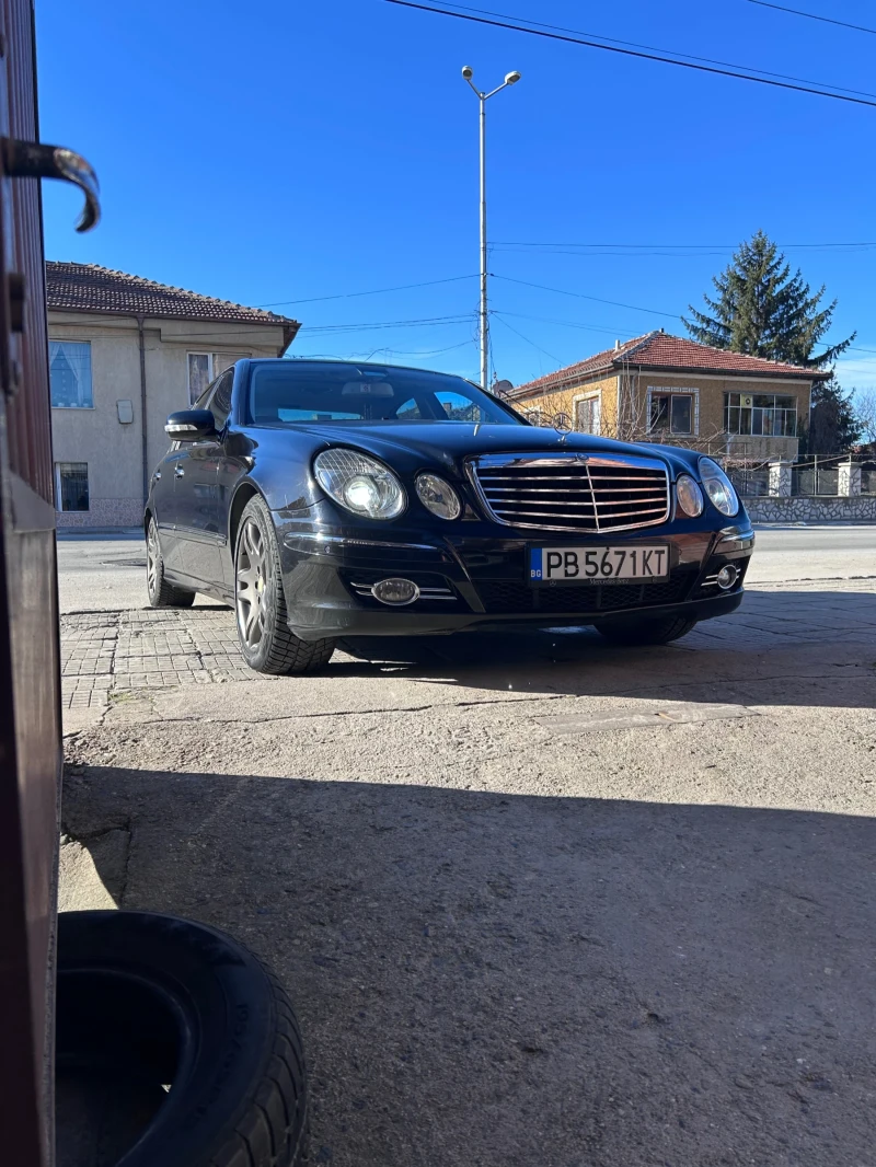 Mercedes-Benz E 320 V6 Avantgarde, снимка 1 - Автомобили и джипове - 48394024