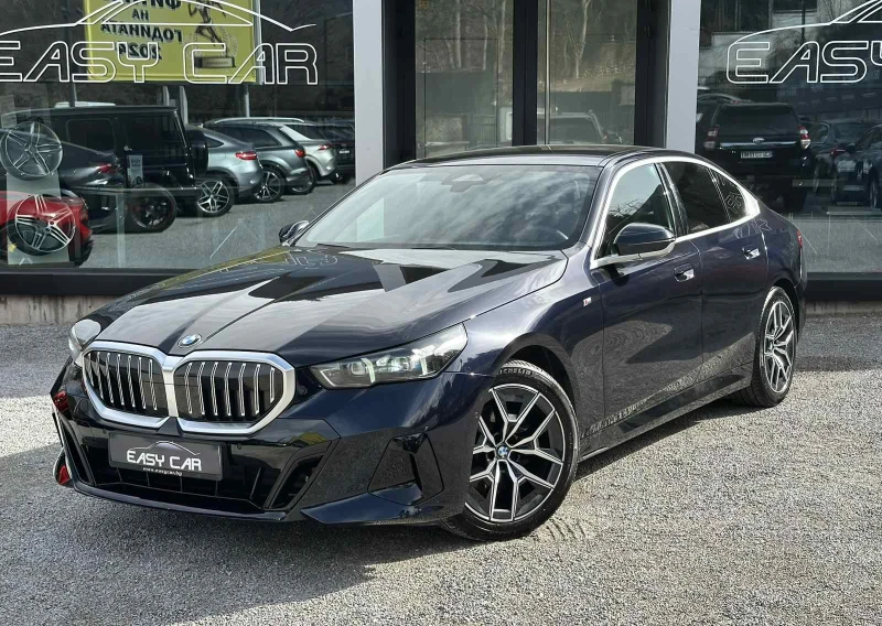 BMW 520 xDrive  M Paket /NEW MODEL/ , снимка 1 - Автомобили и джипове - 49452937