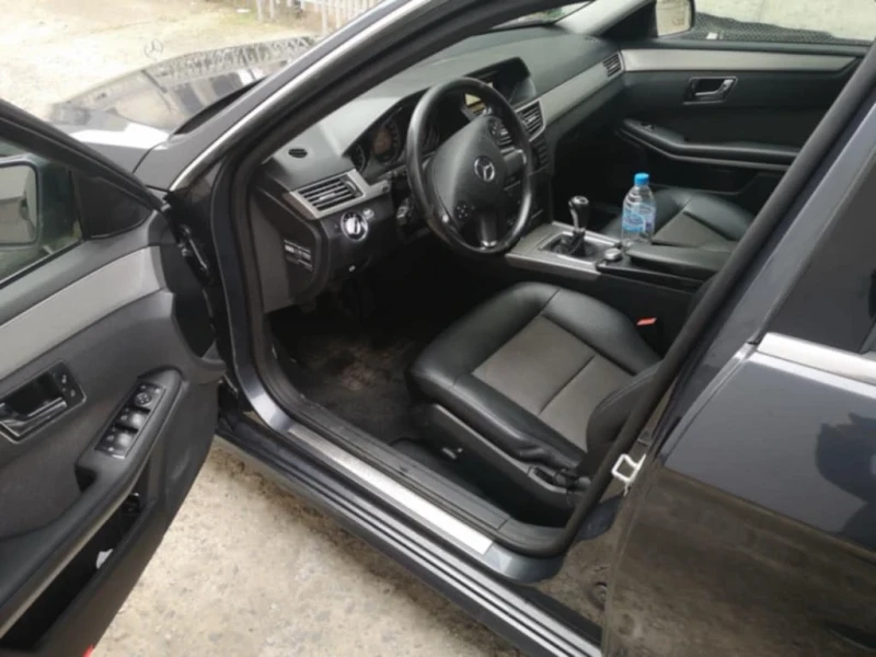 Mercedes-Benz E 220 CDI, снимка 12 - Автомобили и джипове - 52411355