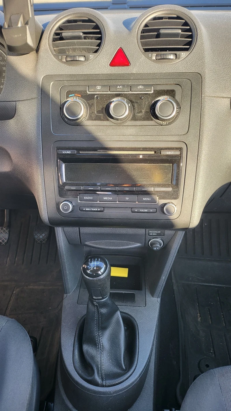VW Caddy Пътнически 4+ 1, снимка 14 - Автомобили и джипове - 52554429