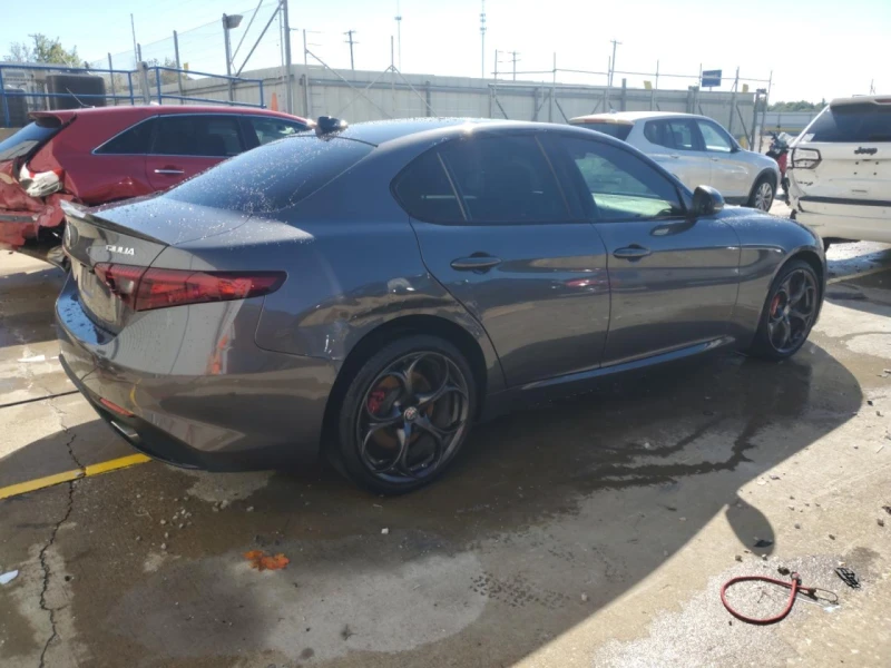 Alfa Romeo Giulia Ti * Възможност за Лизинг* , снимка 3 - Автомобили и джипове - 53034151