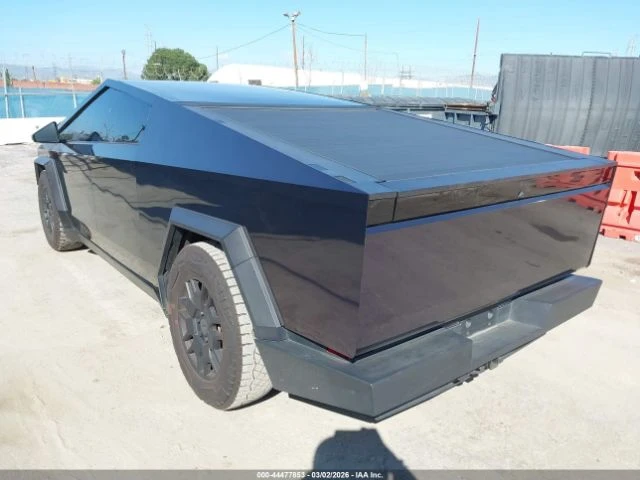 Tesla Cybertruck КРАЙНА ЦЕНА, снимка 3 - Автомобили и джипове - 53812954