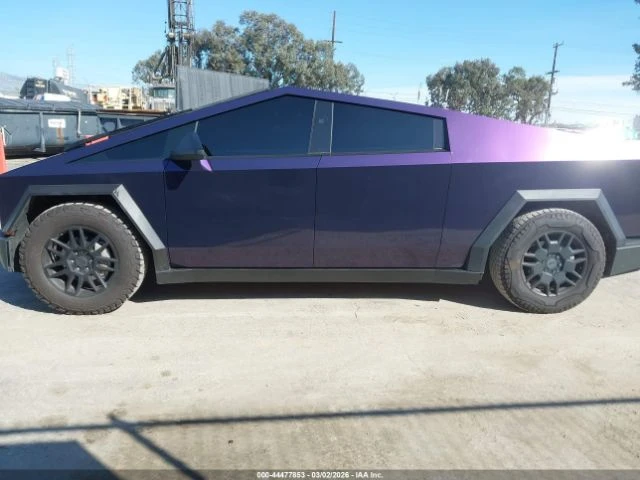 Tesla Cybertruck КРАЙНА ЦЕНА, снимка 14 - Автомобили и джипове - 53812954