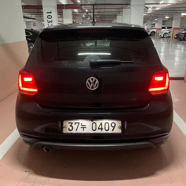 VW Polo R-Line Premium 5Th Generation, снимка 4 - Автомобили и джипове - 54969387