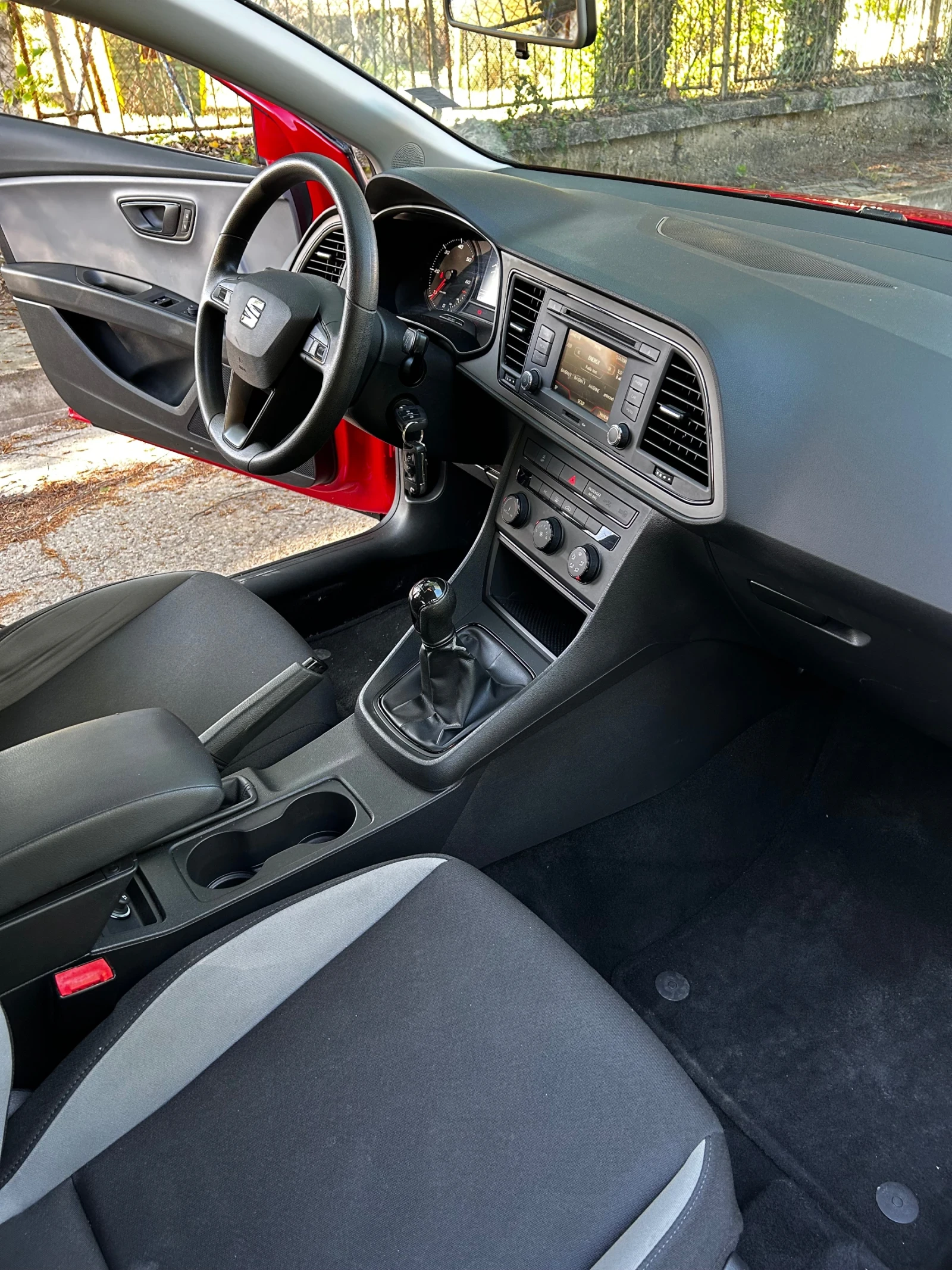 Seat Leon 1.6TDI - изображение 4