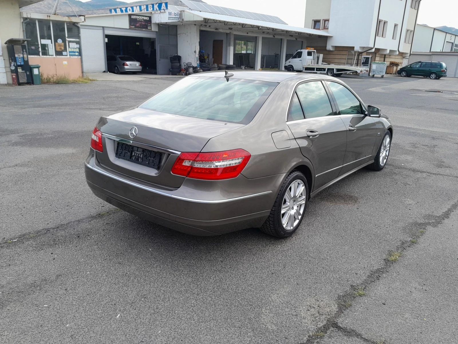 Mercedes-Benz E 220 BARTER - изображение 3