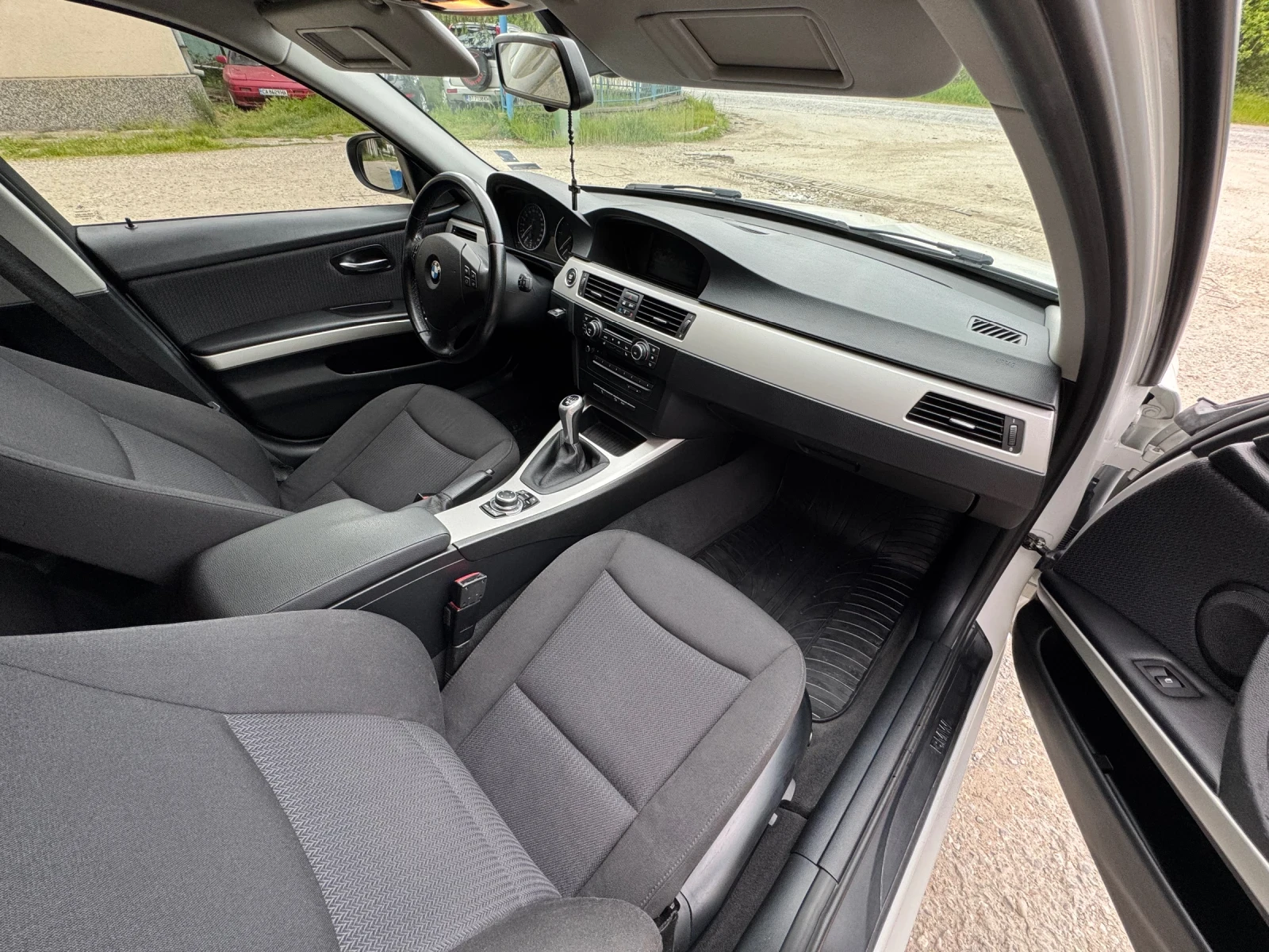 BMW 320 xDrive | Mobile.bg — изображение 12