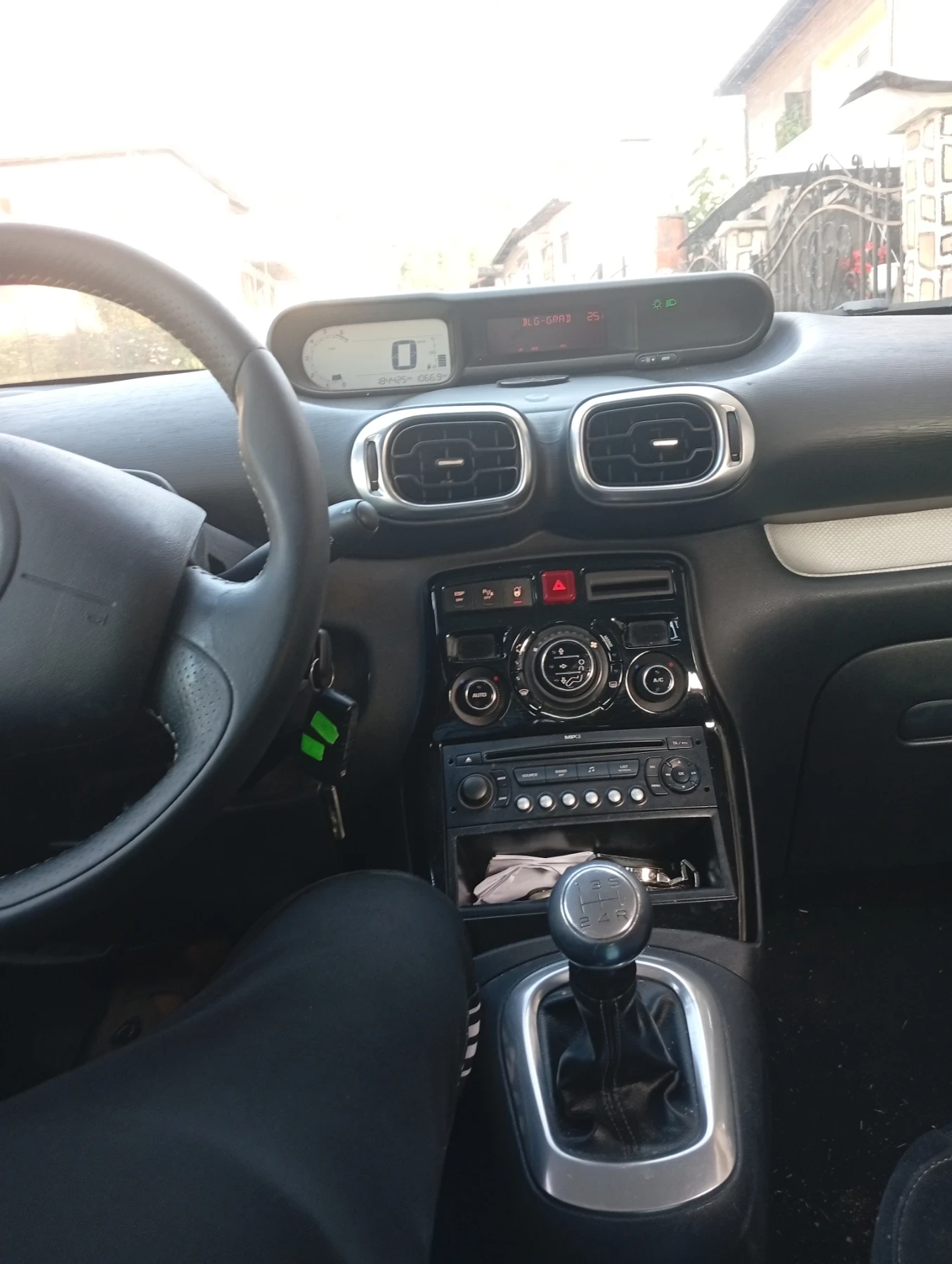 Citroen C3 Picasso 1, 4 - изображение 10