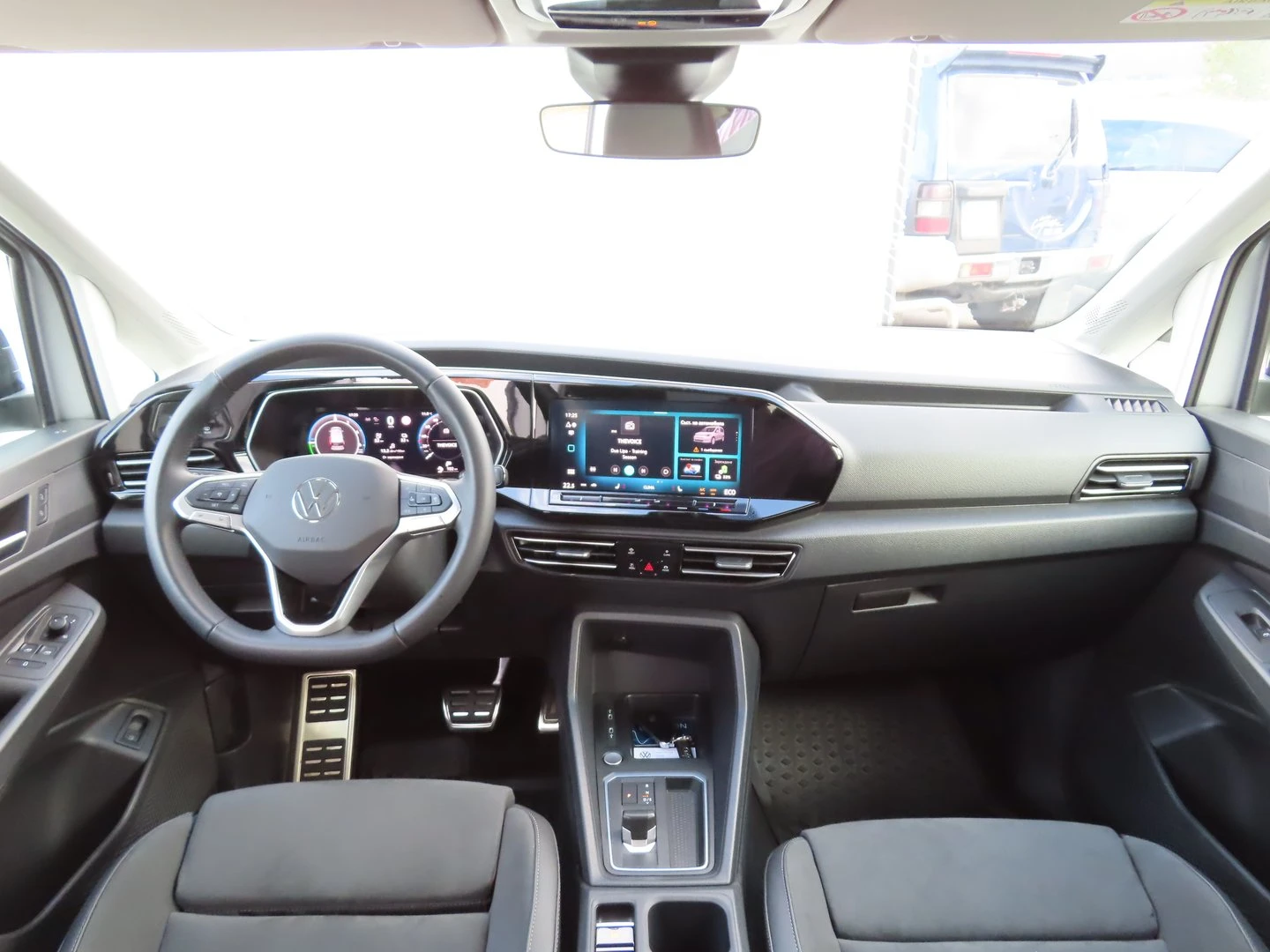 VW Caddy Style Maxi eHybrid 7 места - изображение 4