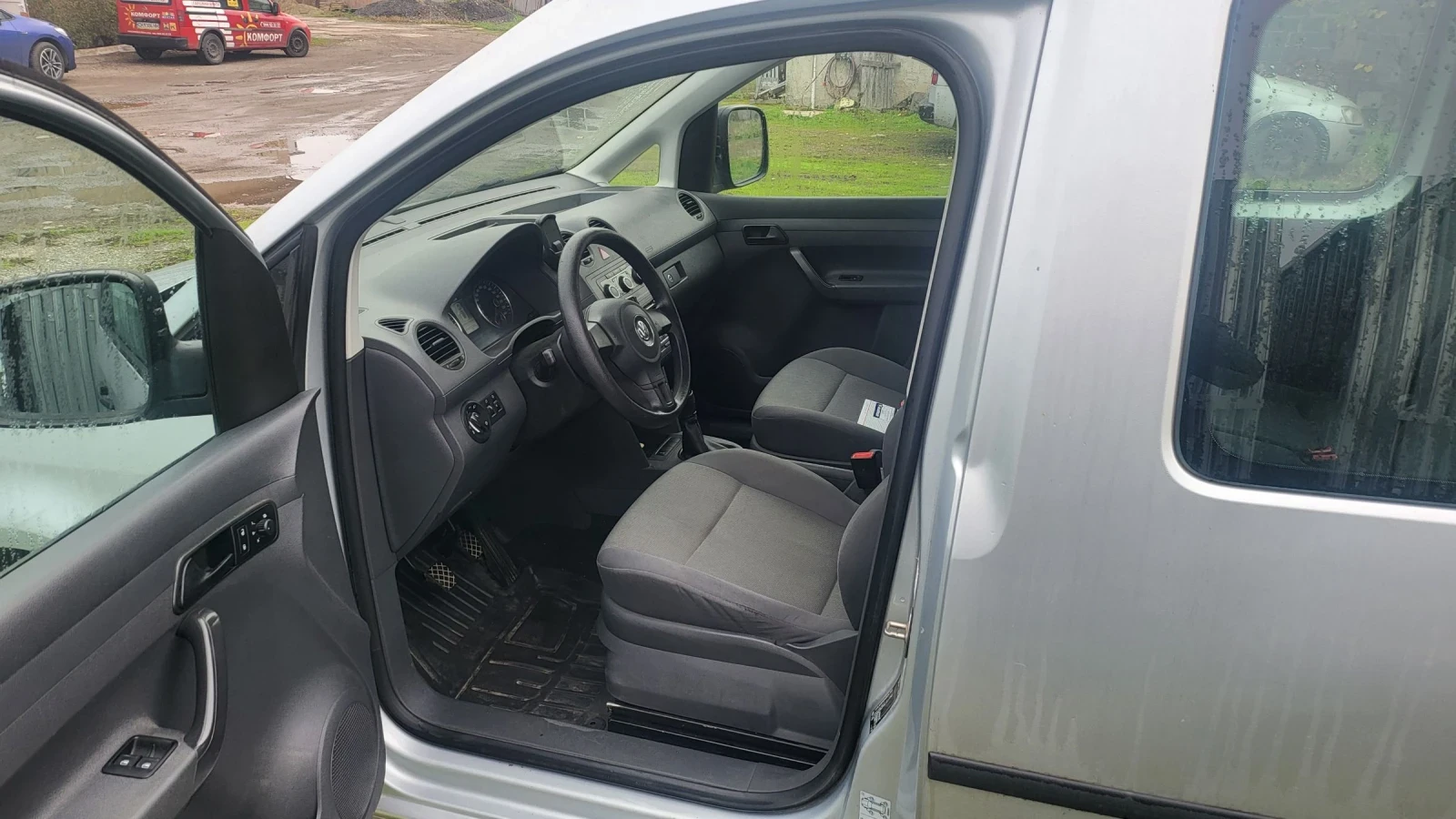 VW Caddy Пътнически 4+ 1 - изображение 7