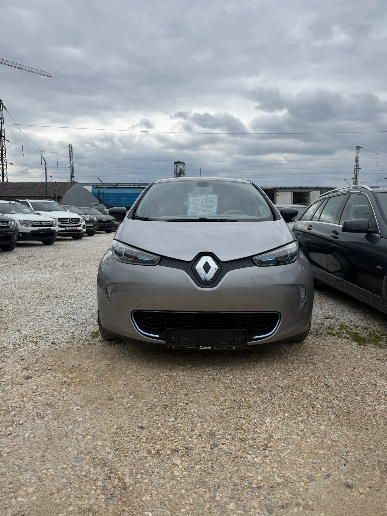 Renault Zoe, снимка 2 - Автомобили и джипове - 53917458