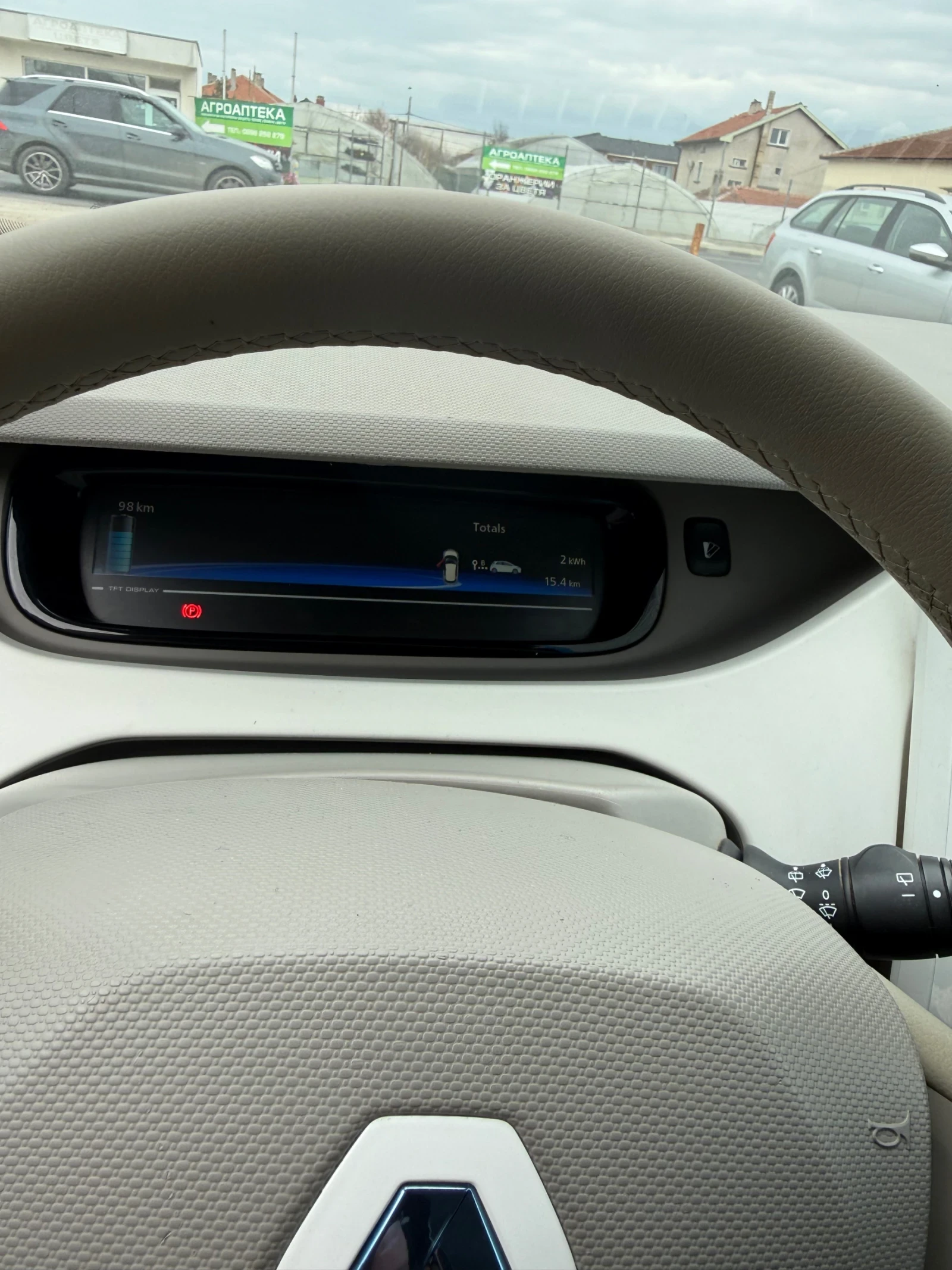 Renault Zoe, снимка 10 - Автомобили и джипове - 53917458