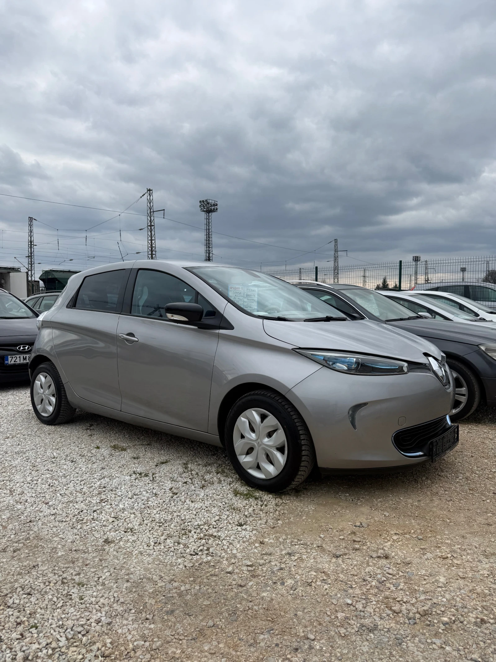 Renault Zoe, снимка 3 - Автомобили и джипове - 53917458