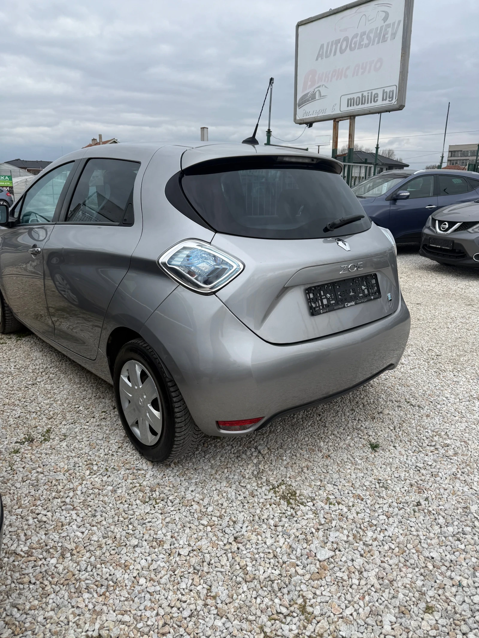 Renault Zoe, снимка 5 - Автомобили и джипове - 53917458