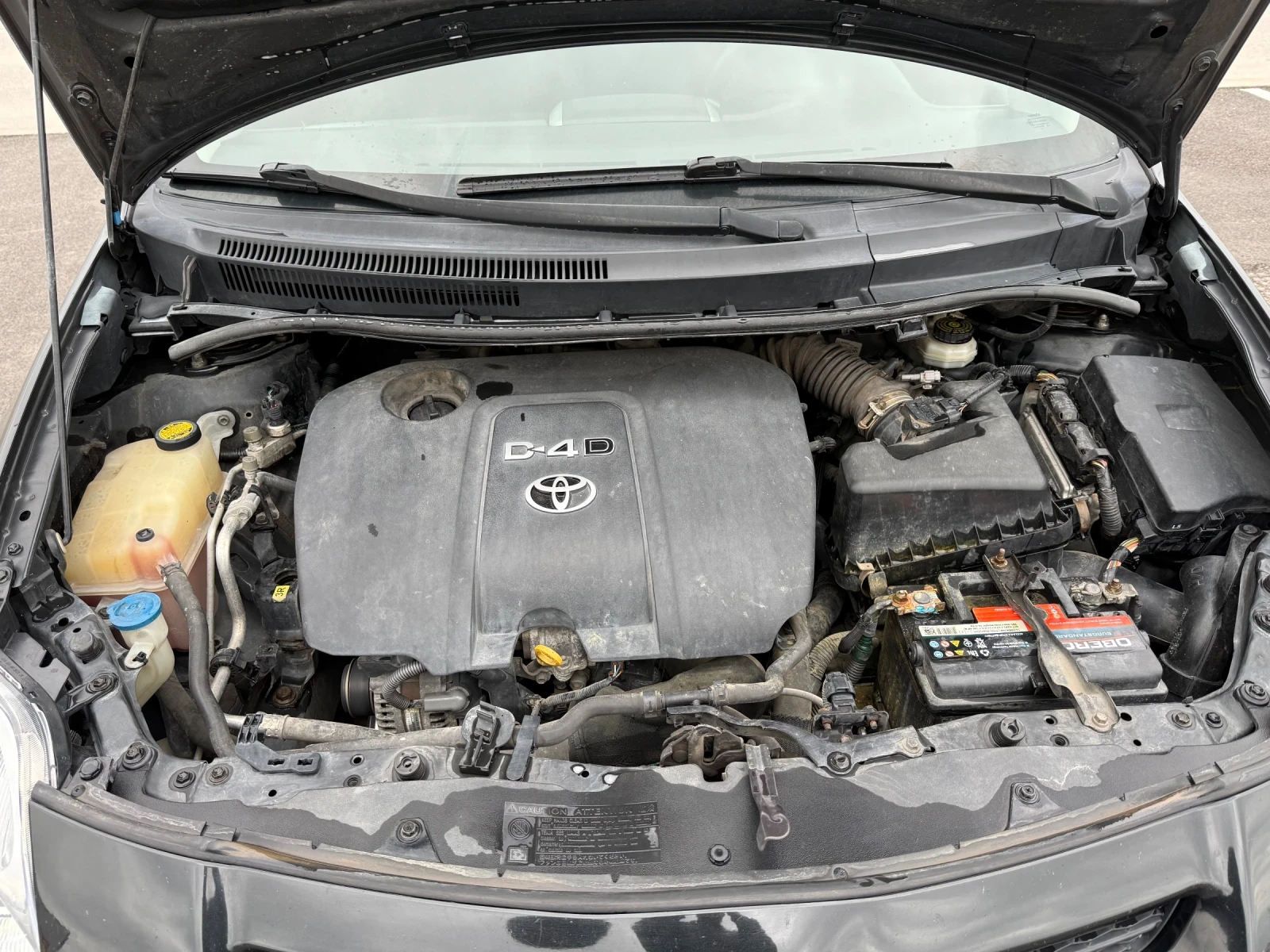 Toyota Auris 1.4 D4D, снимка 12 - Автомобили и джипове - 53936715