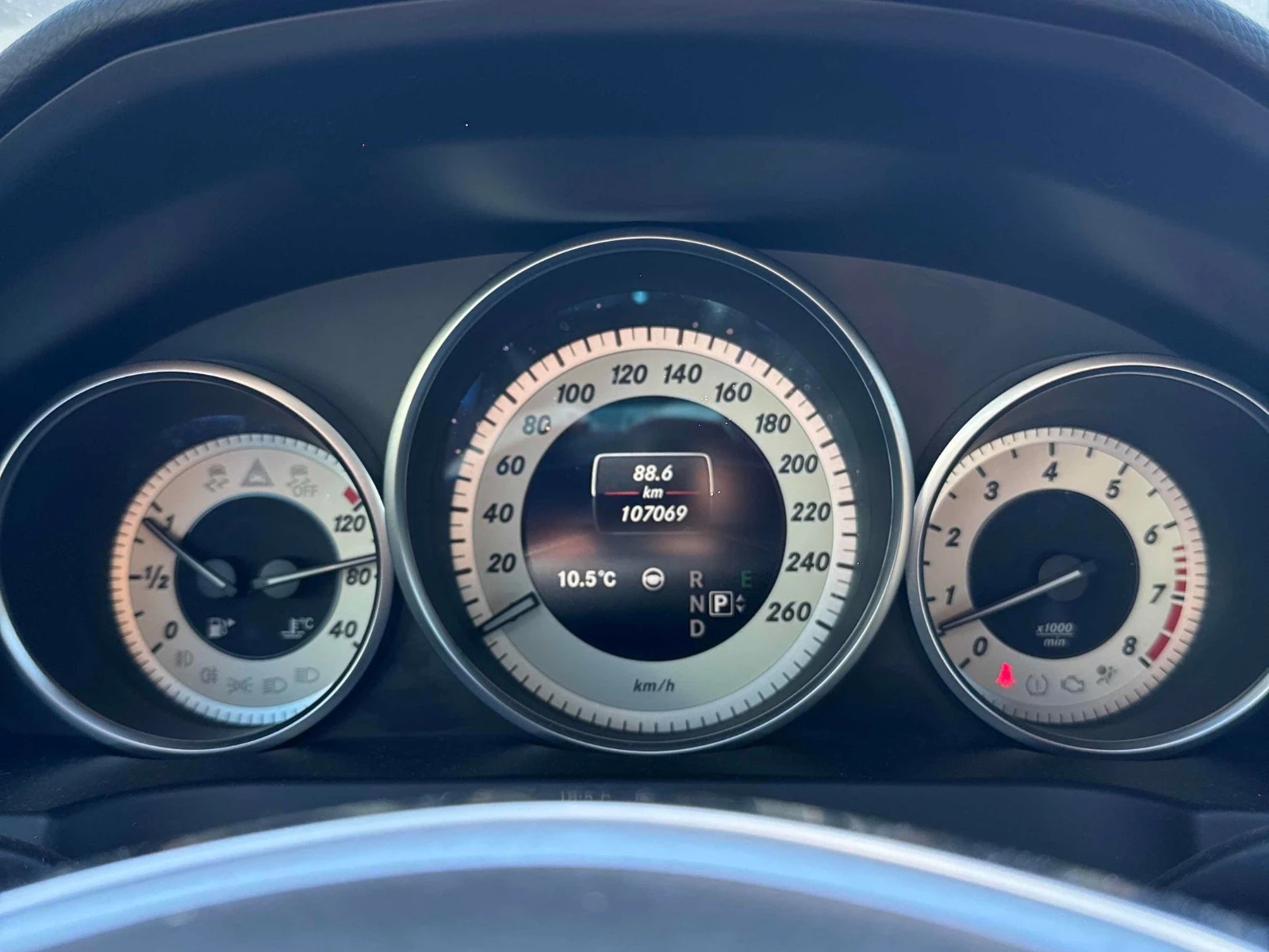 Mercedes-Benz E 400 АВТО КРЕДИТ, снимка 12 - Автомобили и джипове - 53959069