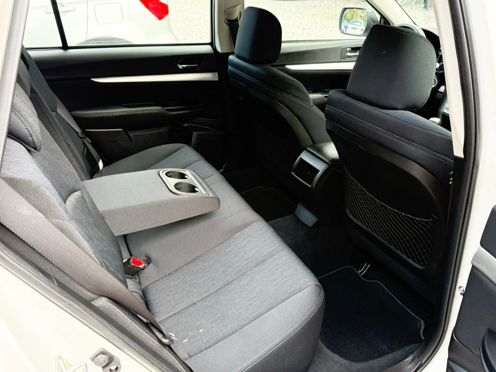 Subaru Legacy 2, 0i Swiss  Special 4X4 EURO5b ТОП!, снимка 10 - Автомобили и джипове - 54407313