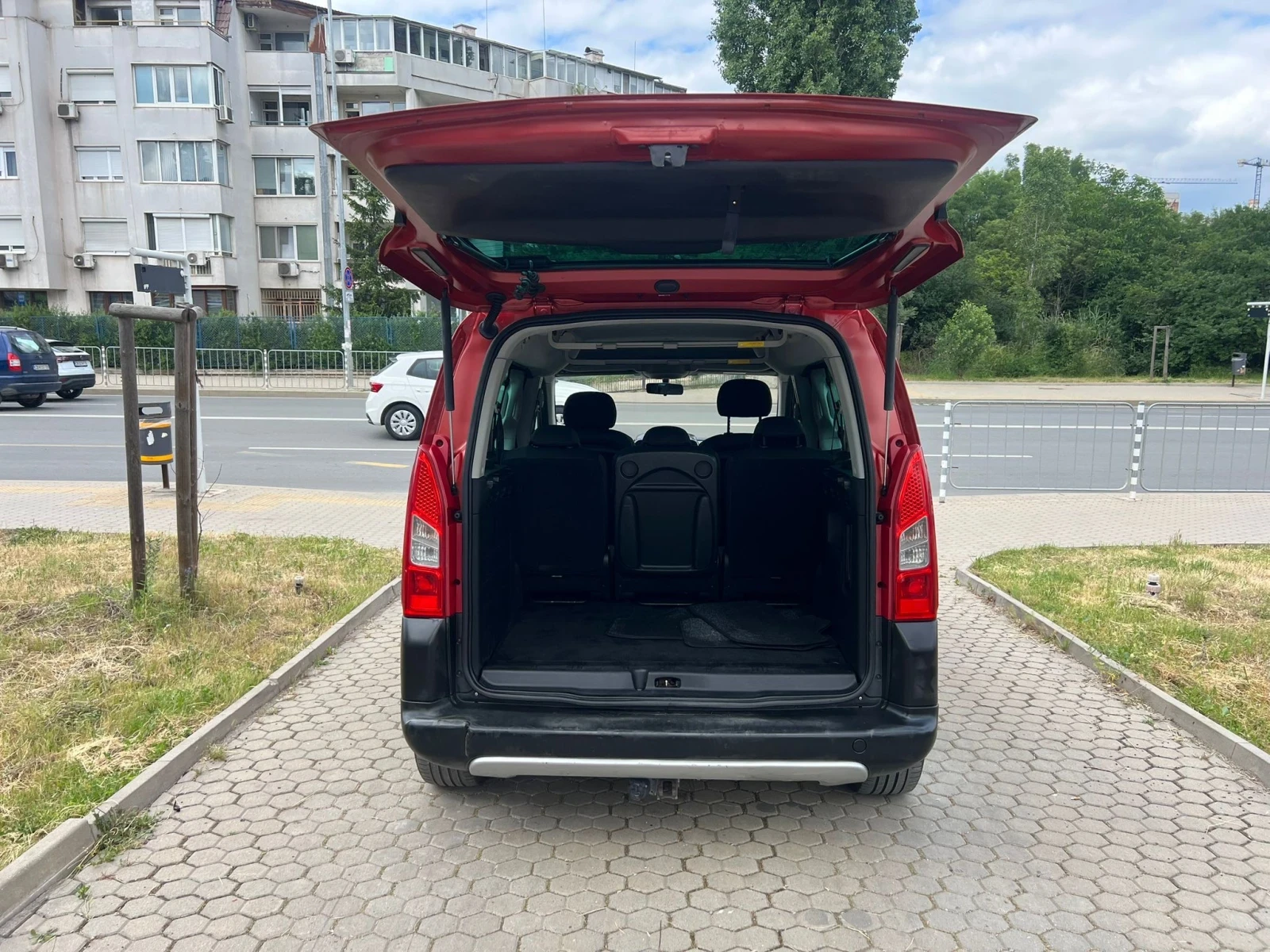 Peugeot Partner TEPPE/1.6HDi, снимка 16 - Автомобили и джипове - 54890288