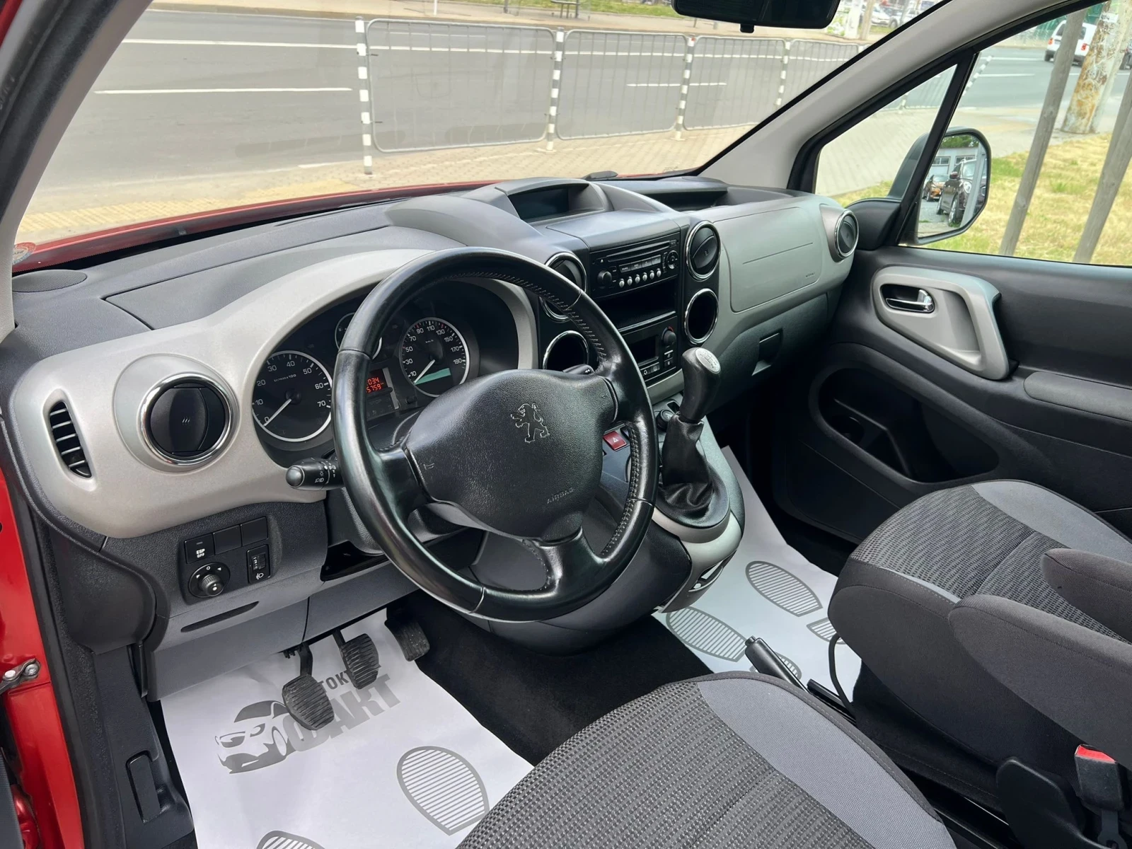 Peugeot Partner TEPPE/1.6HDi, снимка 7 - Автомобили и джипове - 54890288
