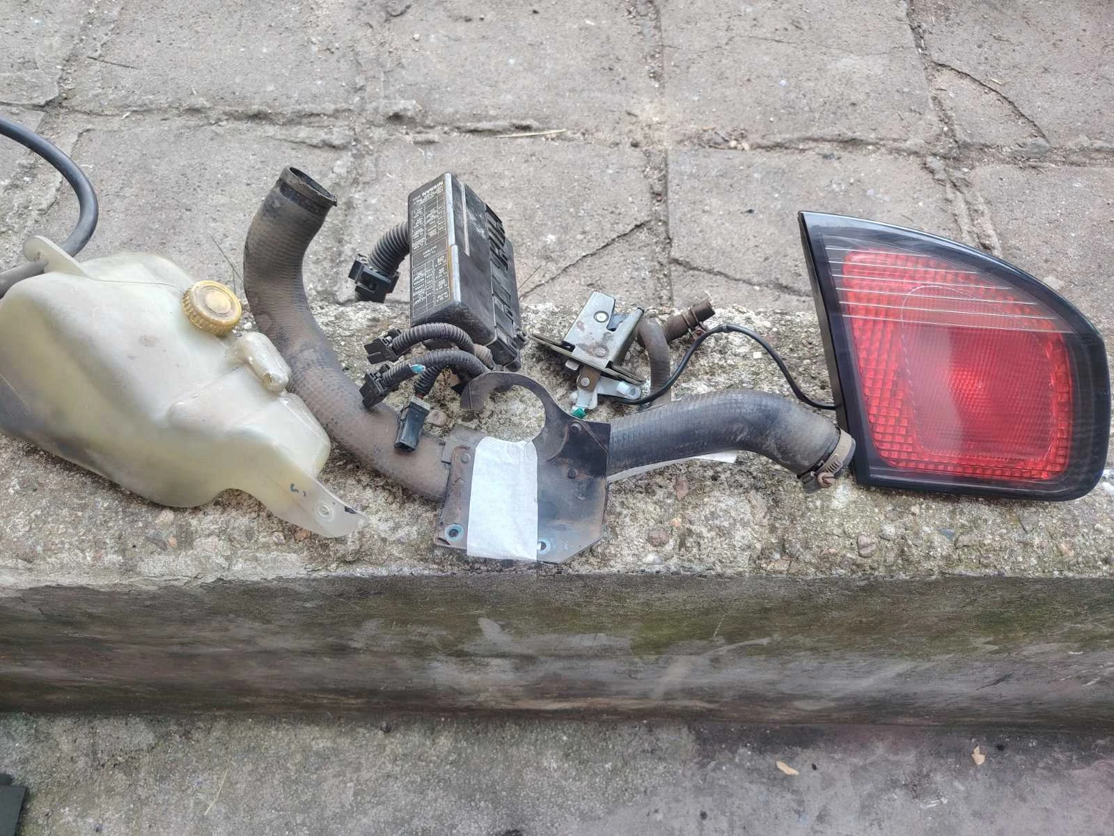 Nissan Primera, снимка 6 - Автомобили и джипове - 54986509