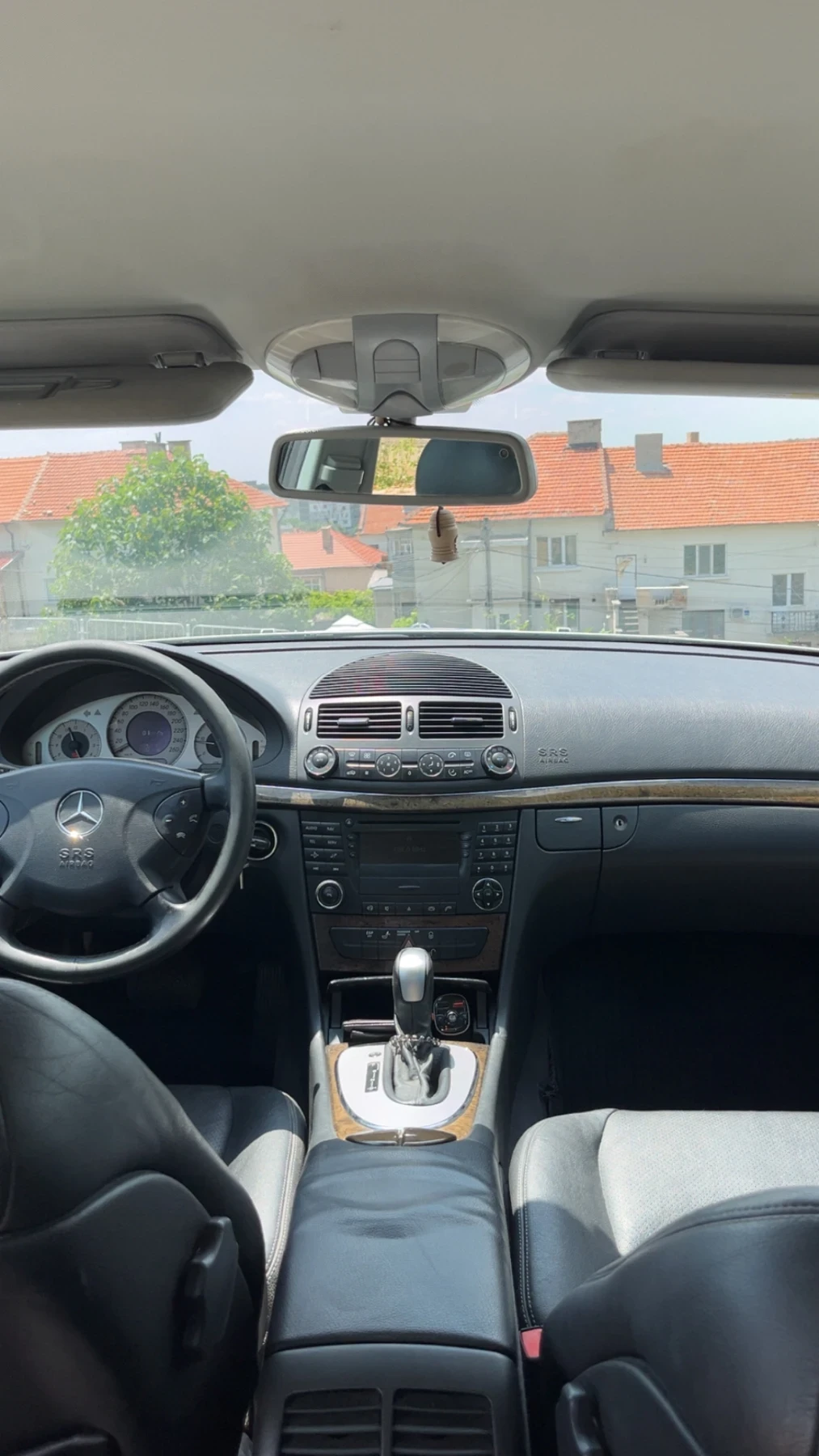 Mercedes-Benz E 270, снимка 14 - Автомобили и джипове - 55143677