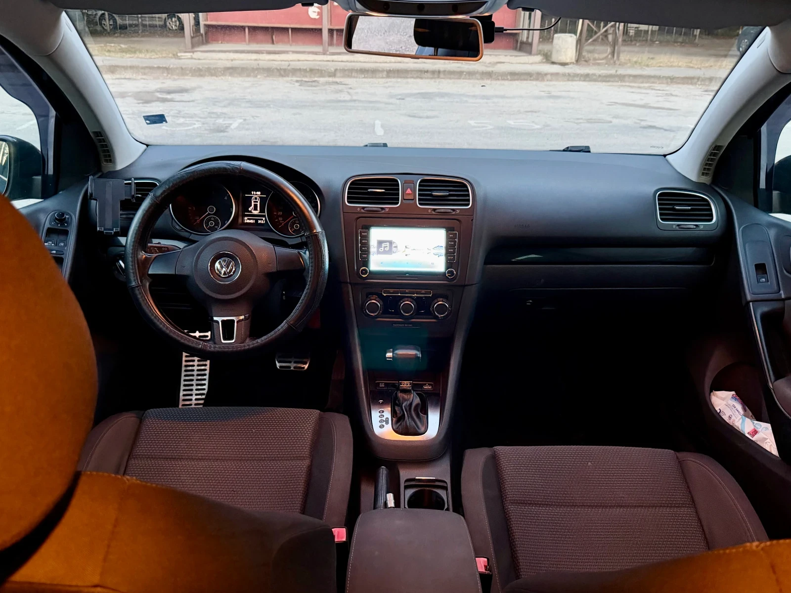 VW Golf 2.0 TDI, снимка 7 - Автомобили и джипове - 55600916