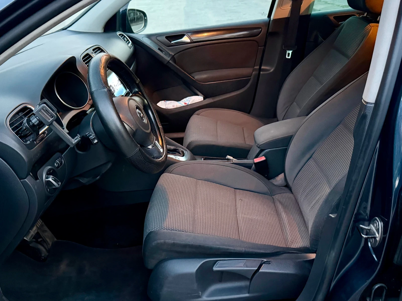 VW Golf 2.0 TDI, снимка 6 - Автомобили и джипове - 55600916
