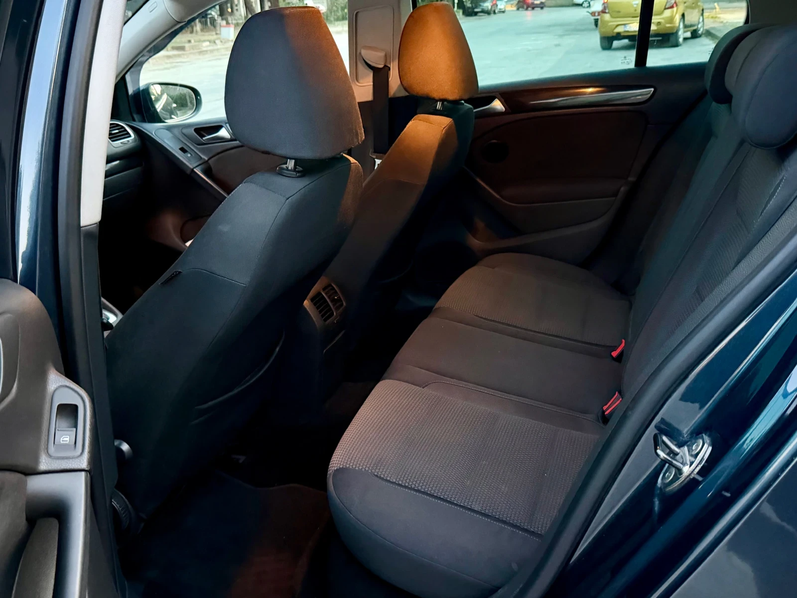 VW Golf 2.0 TDI, снимка 5 - Автомобили и джипове - 55600916