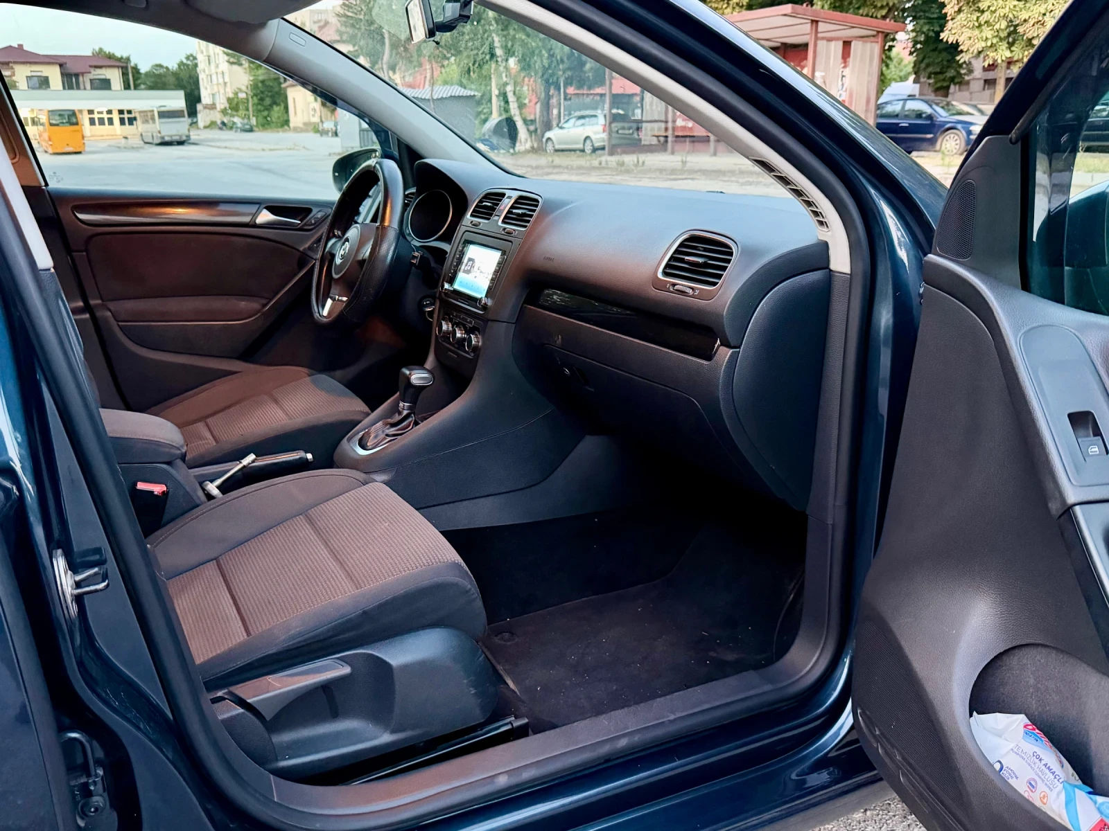 VW Golf 2.0 TDI, снимка 8 - Автомобили и джипове - 55600916