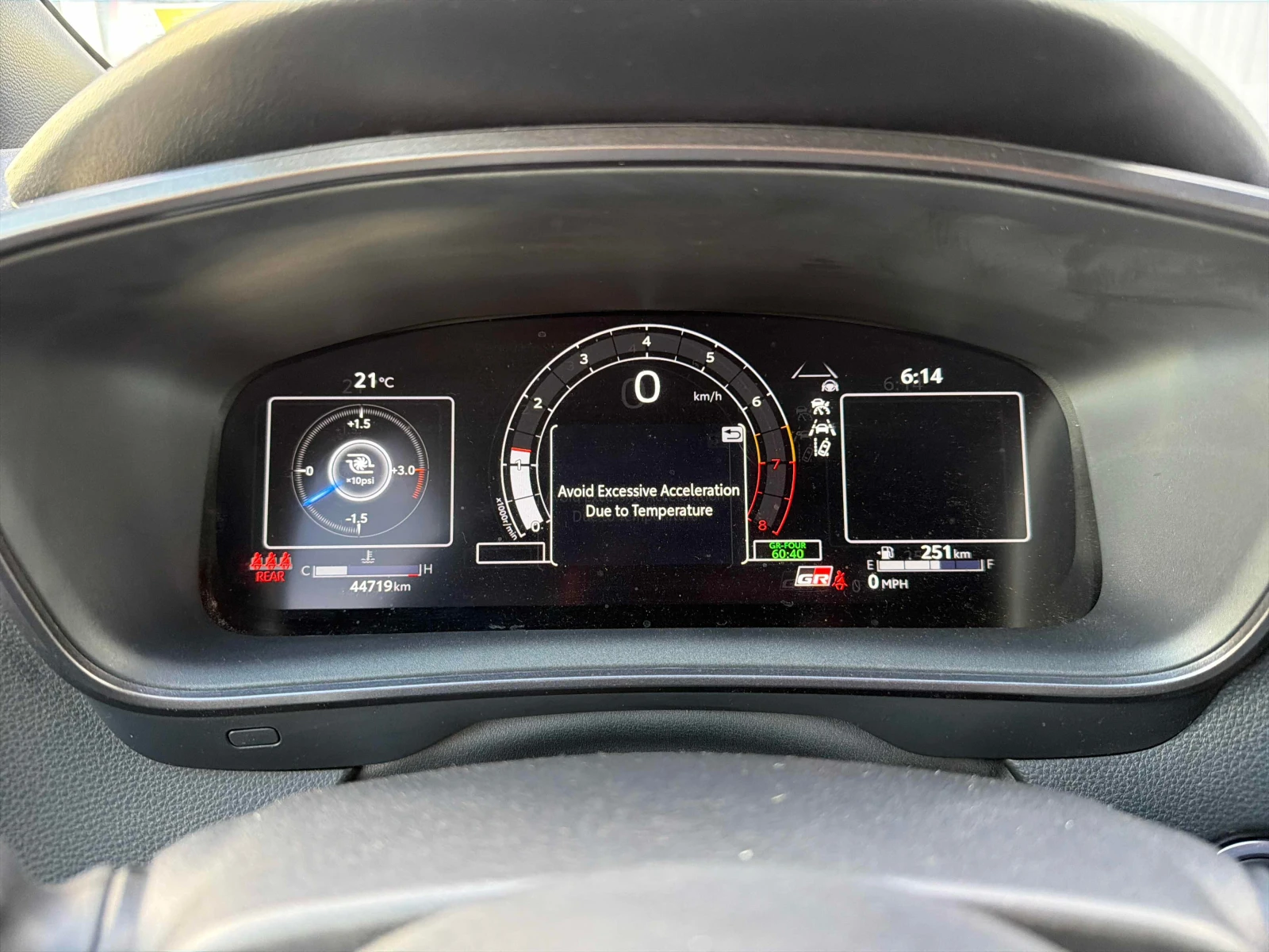 Toyota Corolla * GR* Core * АВТОКРЕДИТ БЕЗ ПЪРВОНАЧАЛНА ВНОСКА* , снимка 8 - Автомобили и джипове - 56113181