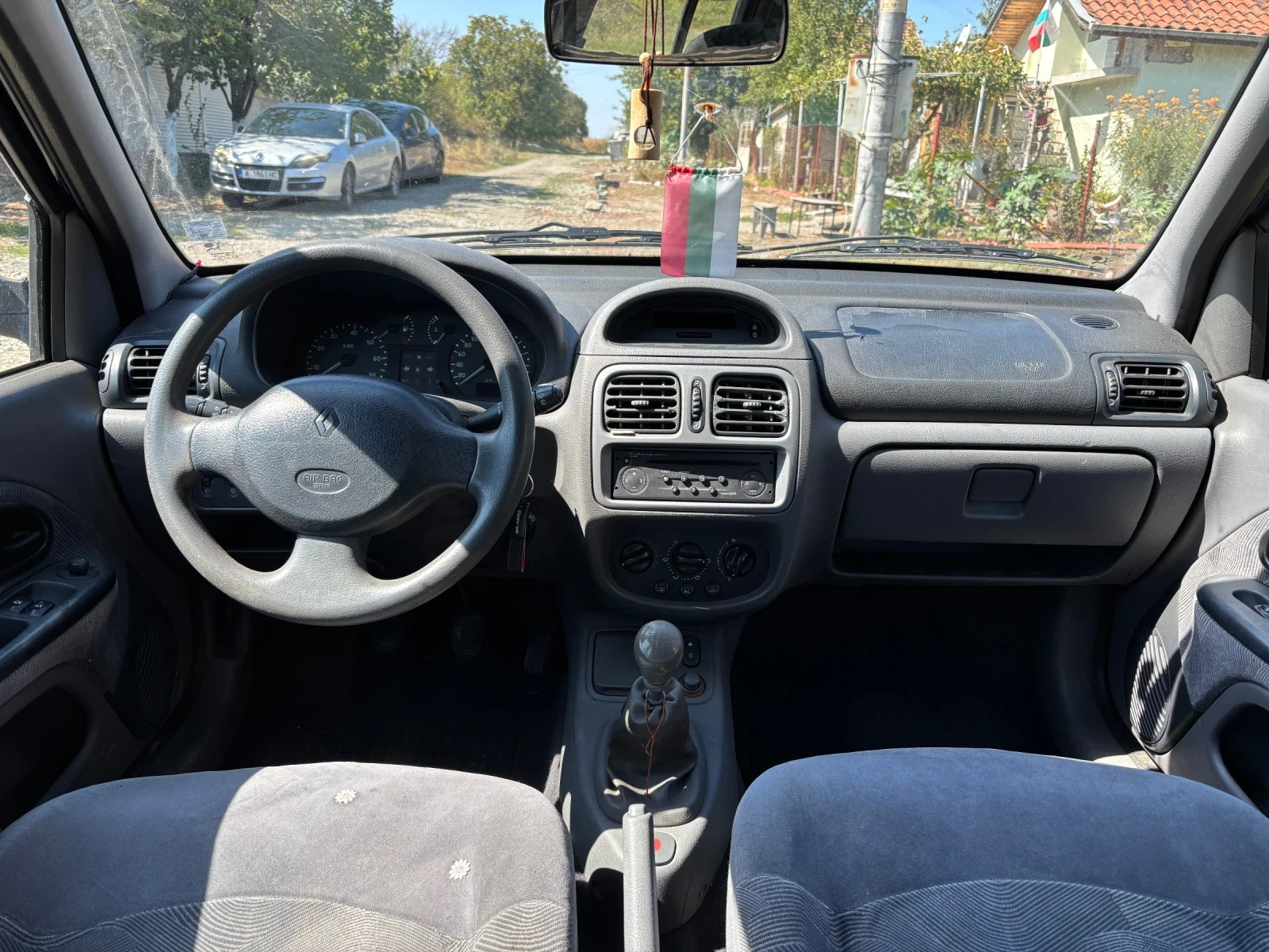 Renault Clio 1.9 DTI, снимка 12 - Автомобили и джипове - 56167561