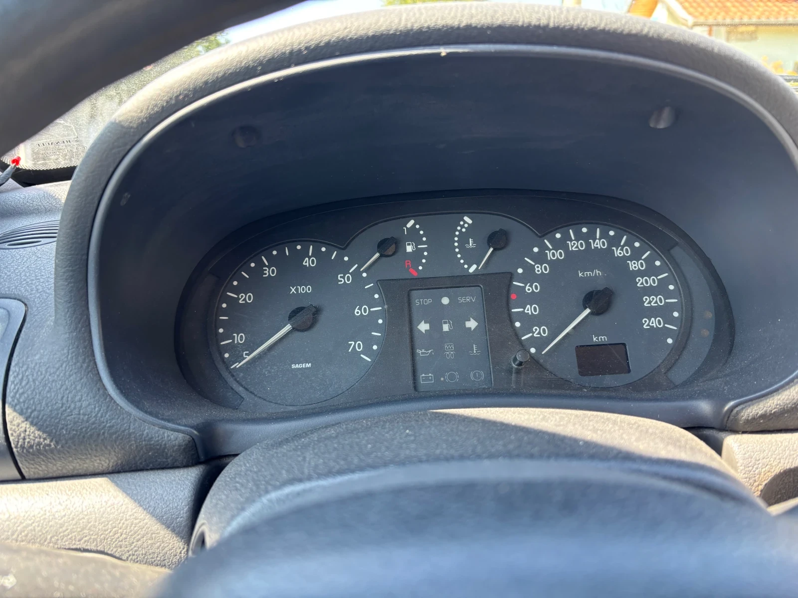 Renault Clio 1.9 DTI, снимка 11 - Автомобили и джипове - 56167561