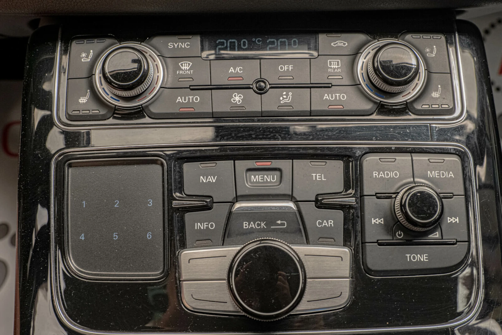 Audi A8 4.2TDI/Обдухване/BOSE/HuD/Обдухване/Алкантар/Камер, снимка 8 - Автомобили и джипове - 56201335