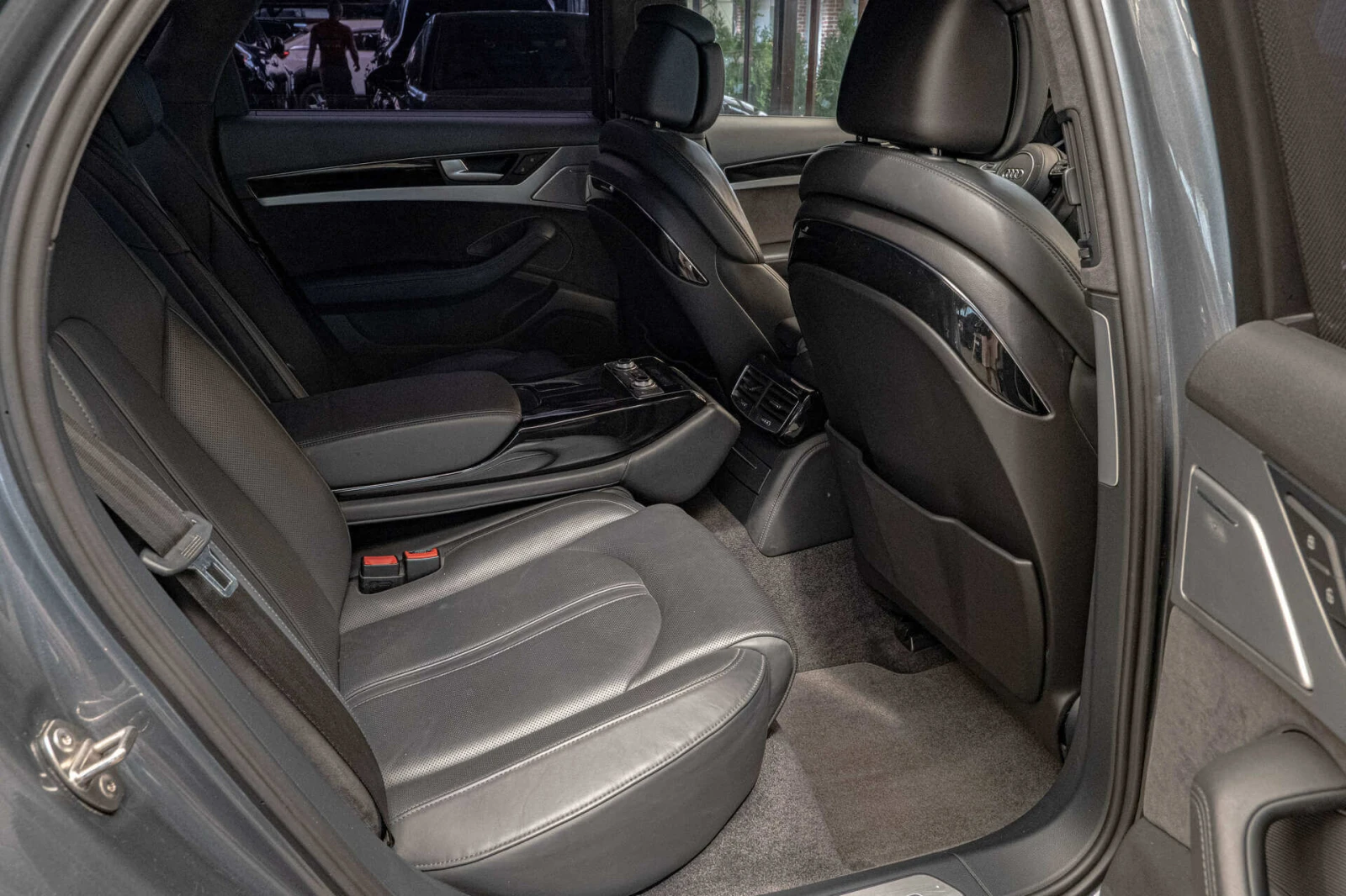 Audi A8 4.2TDI/Обдухване/BOSE/HuD/Обдухване/Алкантар/Камер, снимка 14 - Автомобили и джипове - 56201335